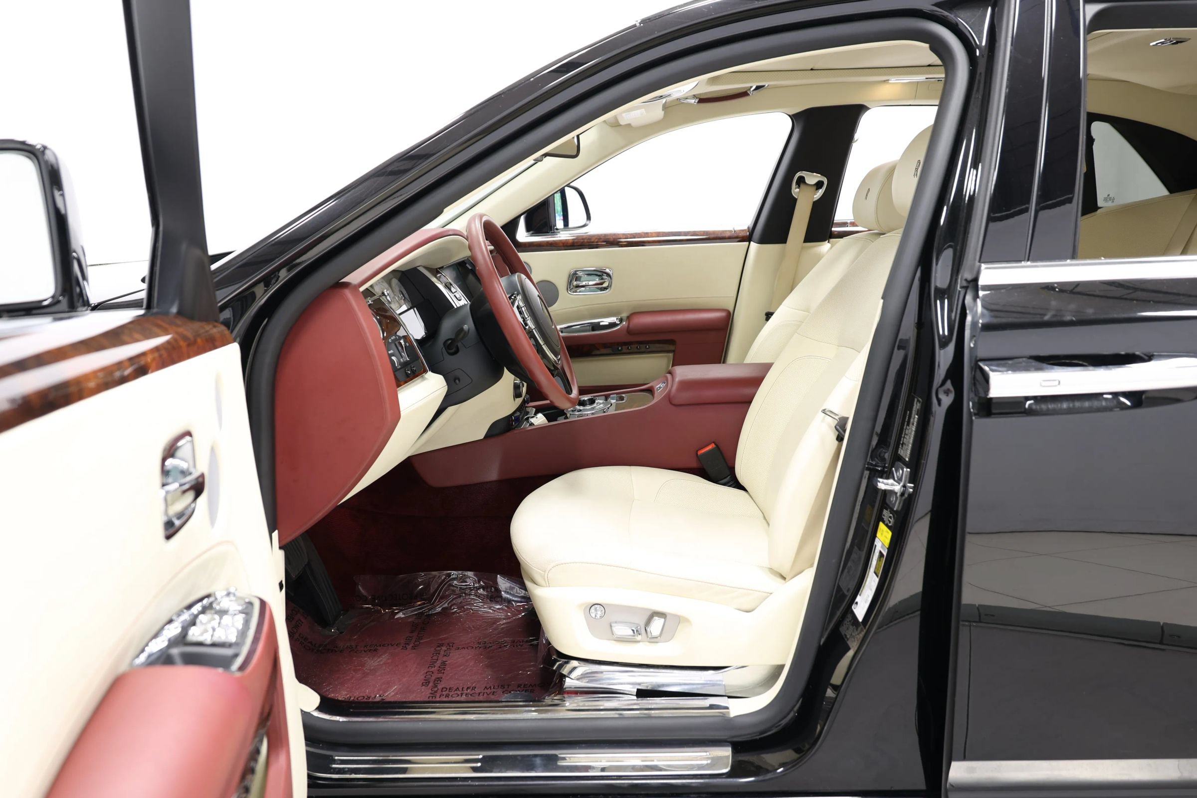 Used 2013 Rolls-Royce Ghost RWD image 13