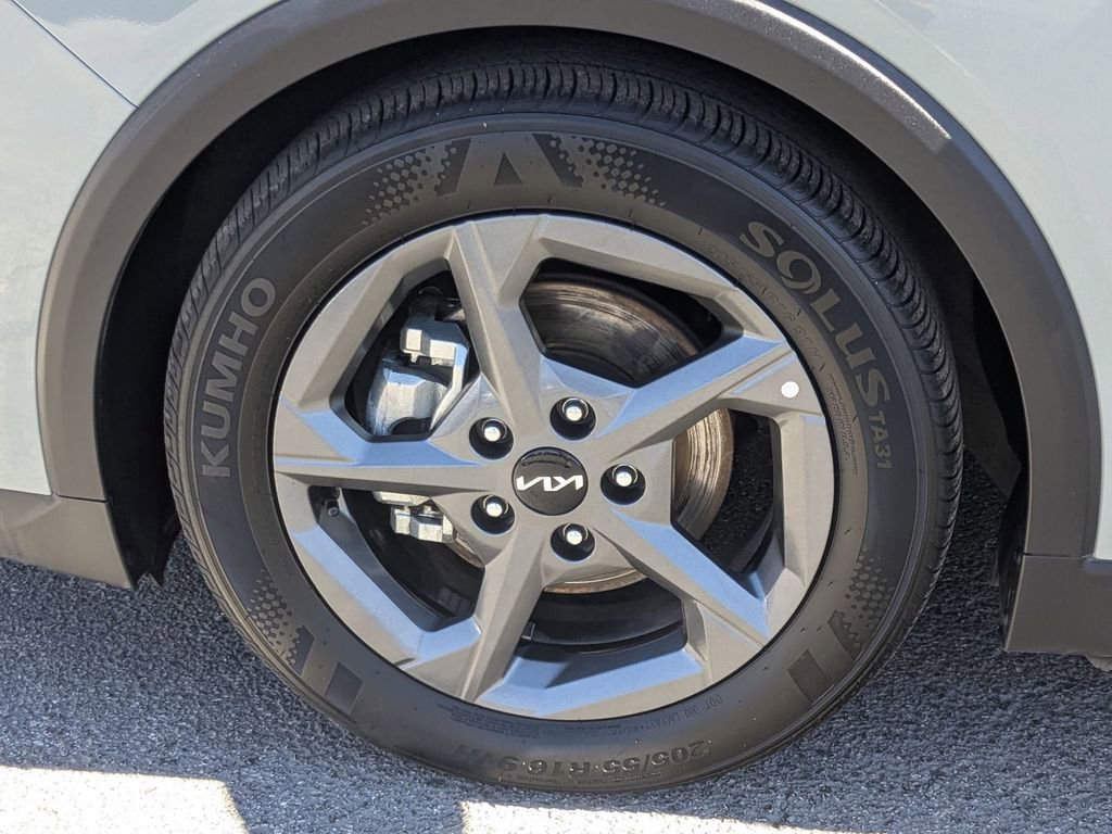 Used 2025 Kia K4 LXS image 29