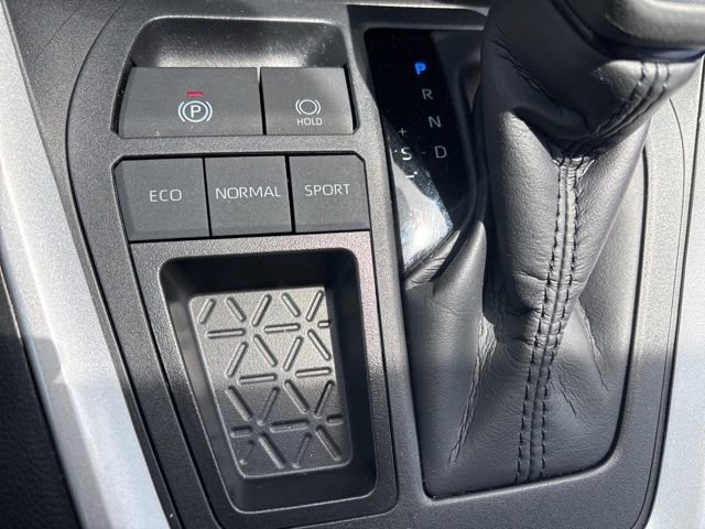 Used 2025 Toyota RAV4 LE FWD image 13