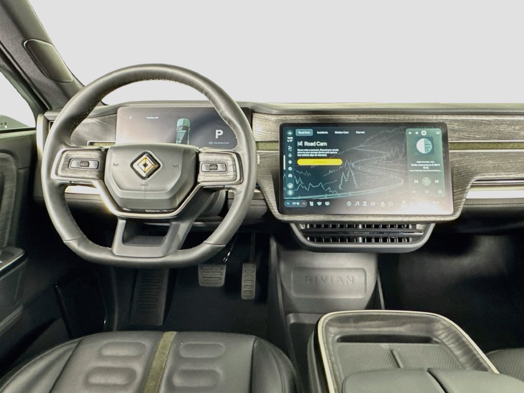 Used 2025 Rivian R1S Adventure Dual AWD/4WD image 17