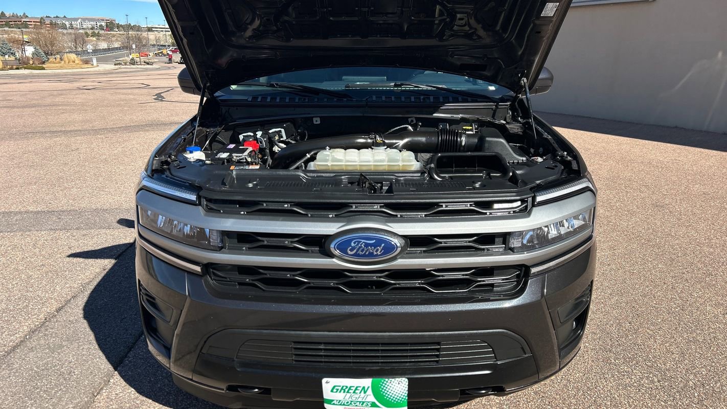 Used 2023 Ford Expedition XLT AWD/4WD image 11