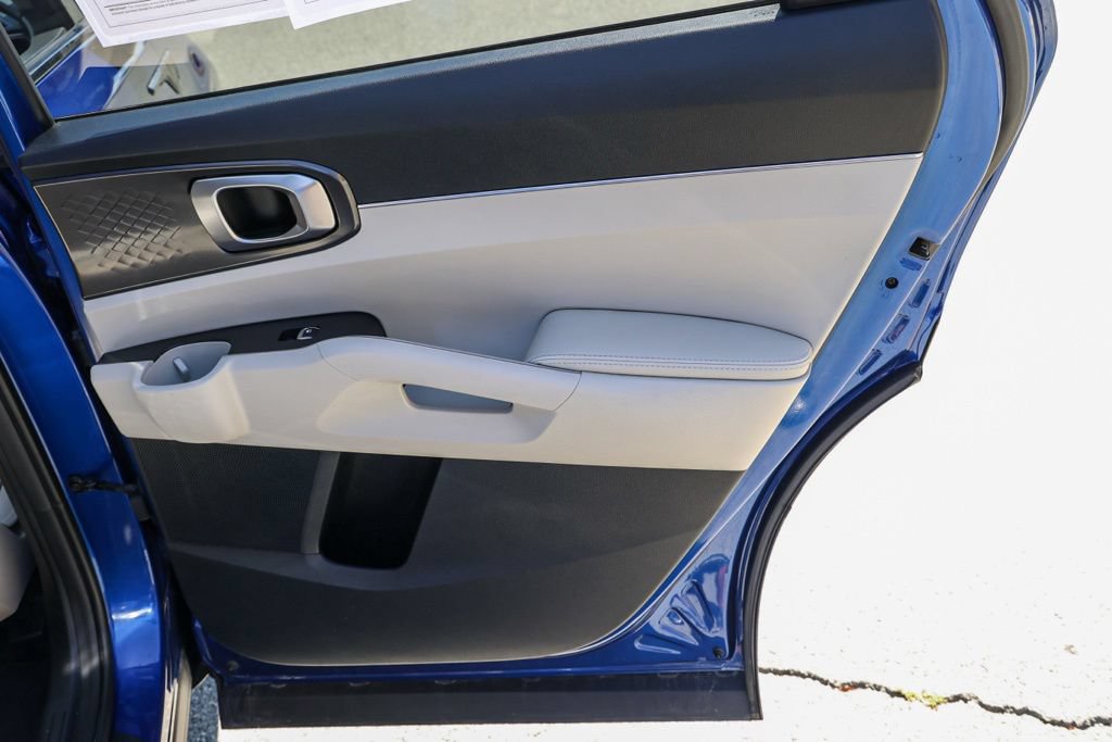 Used 2023 Kia Sorento S w/ Panoramic Sunroof Package FWD image 20