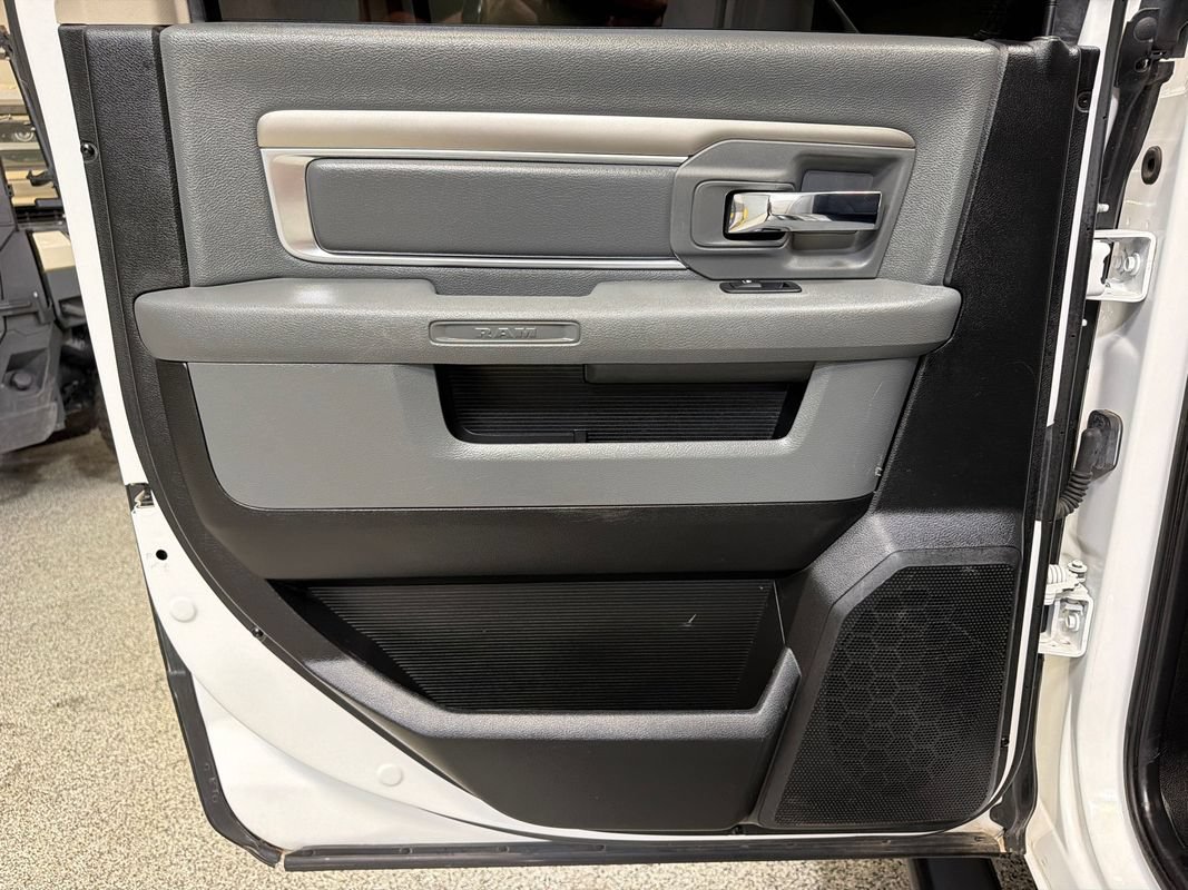 Used 2018 RAM 2500 SLT AWD/4WD image 34