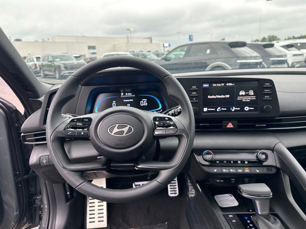New 2026 Hyundai Elantra SEL Sport FWD image 22
