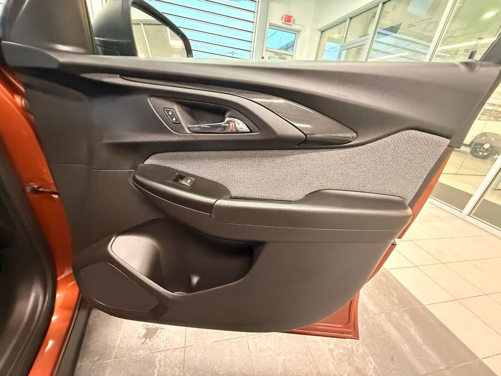 Used 2021 Chevrolet TrailBlazer LS image 34