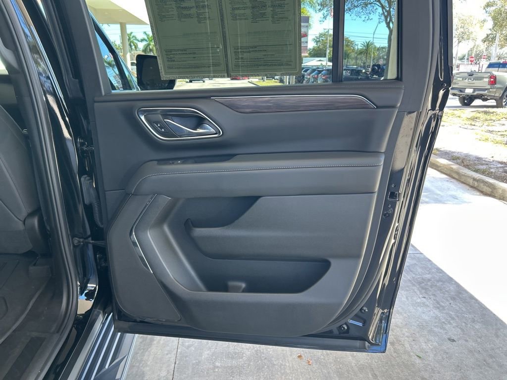 Used 2023 Chevrolet Suburban LS image 33
