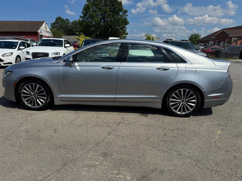Used 2020 Lincoln MKZ FWD image 3