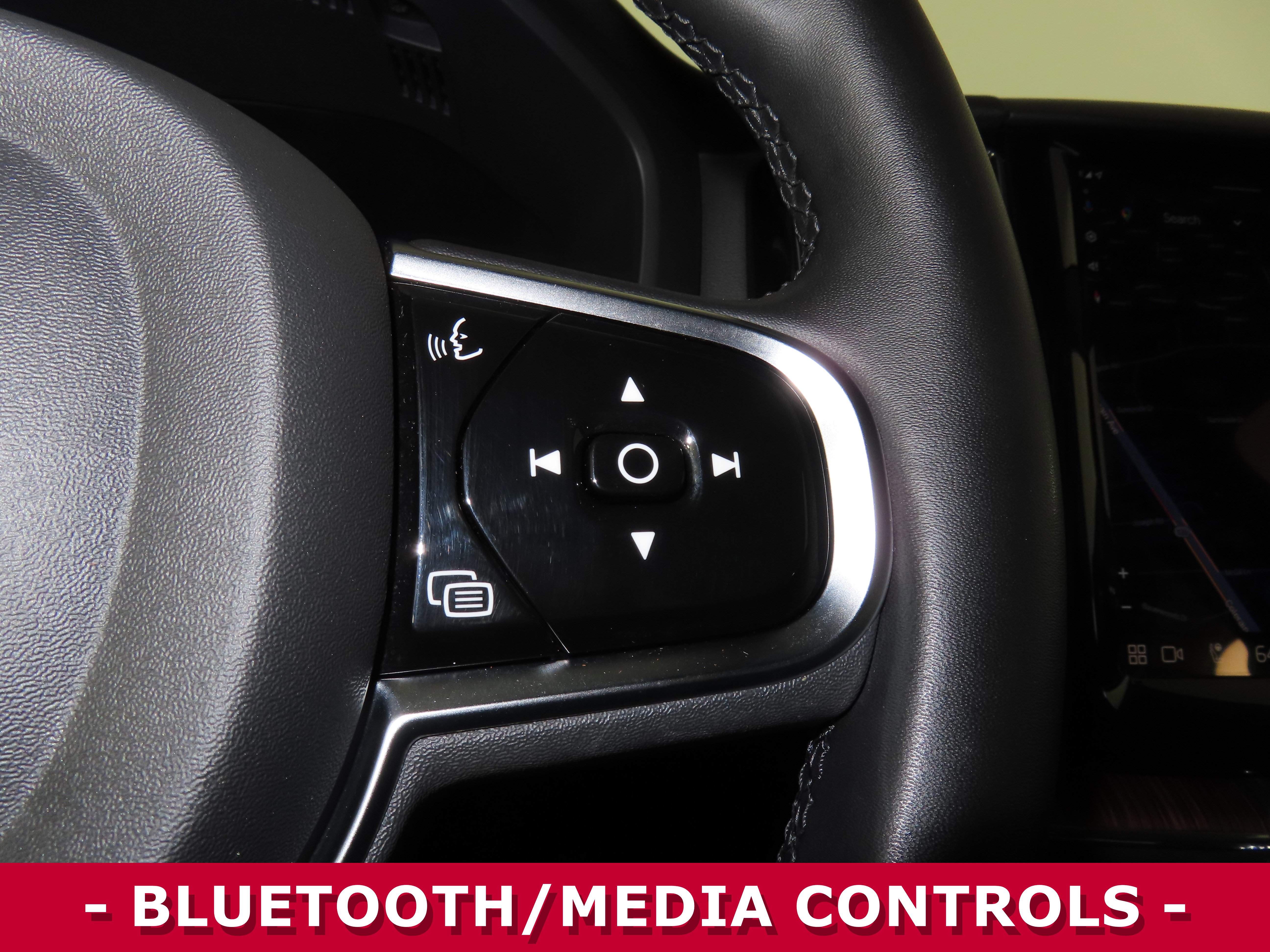 Used 2024 Volvo XC60 B5 Plus image 14