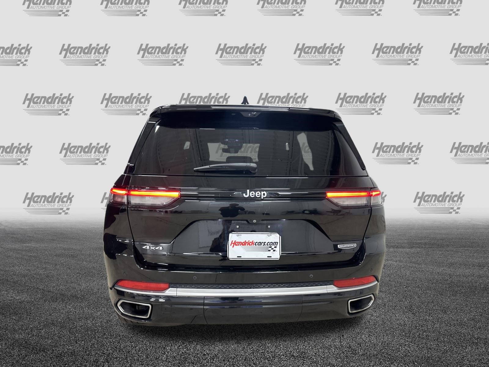 Used 2022 Jeep Grand Cherokee Summit w/ Adv Protech Group IV AWD/4WD image 9