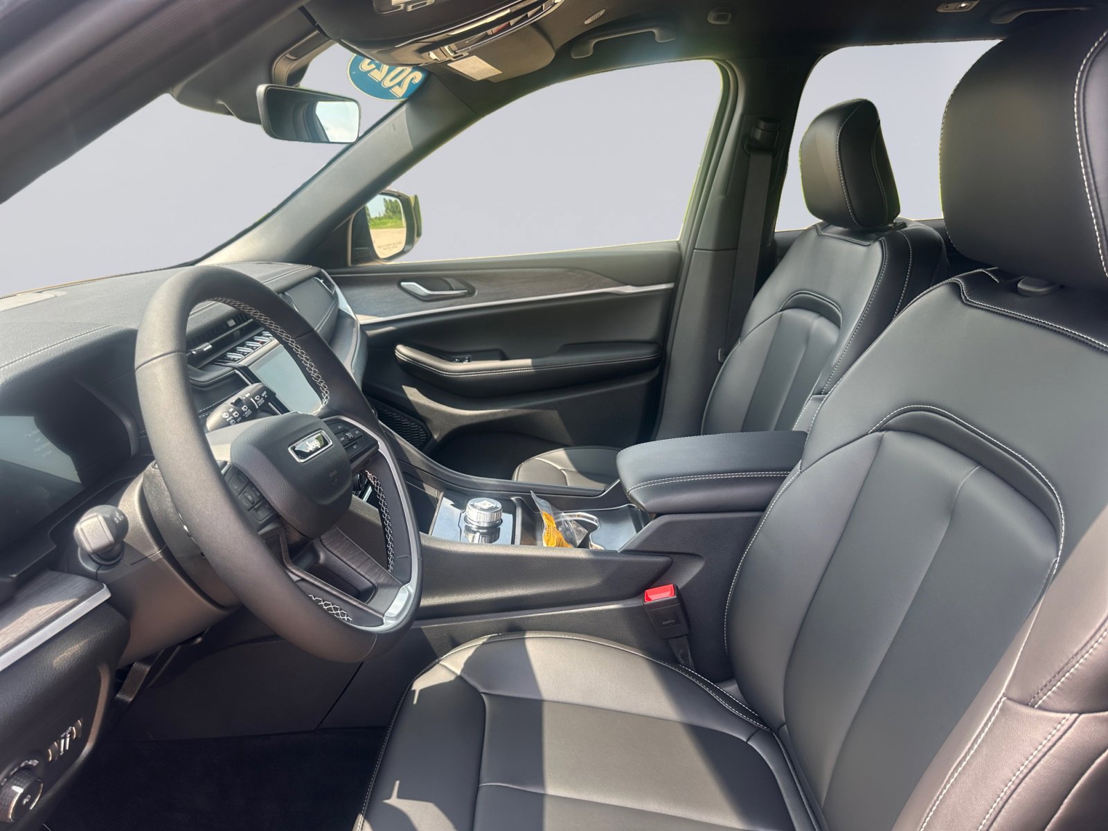 New 2025 Jeep Grand Cherokee Limited w/ Black Appearance Package image 9