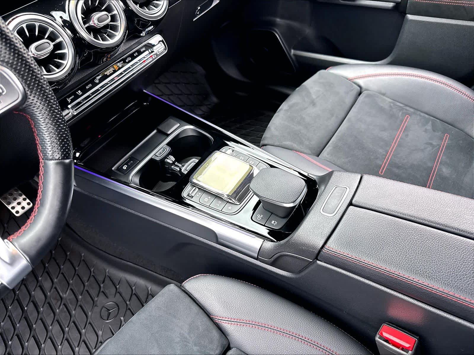 Used 2021 Mercedes-Benz GLB 35 AMG 4MATIC image 20