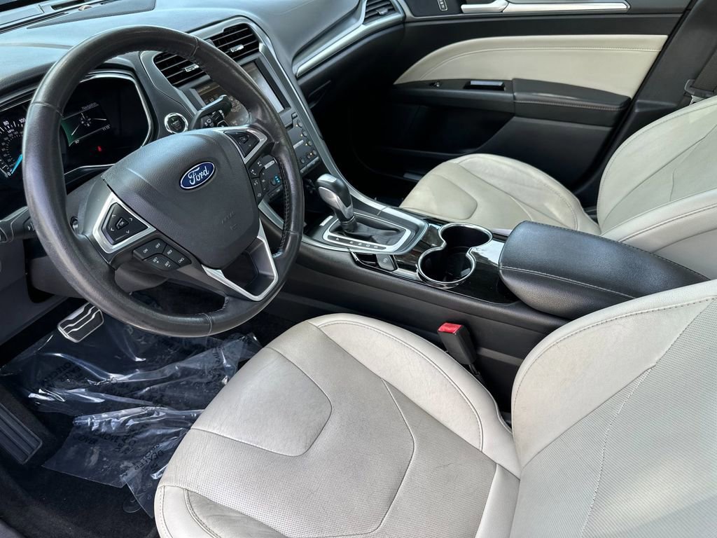 Used 2016 Ford Fusion Titanium FWD image 9
