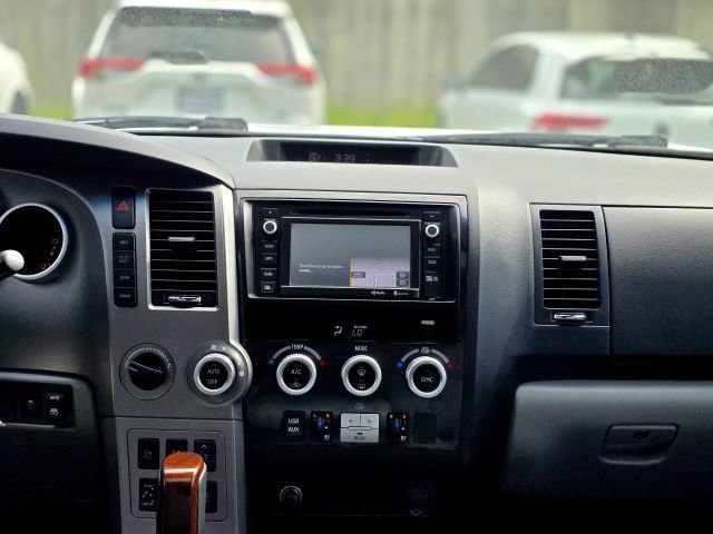 Used 2015 Toyota Sequoia Platinum AWD/4WD image 21