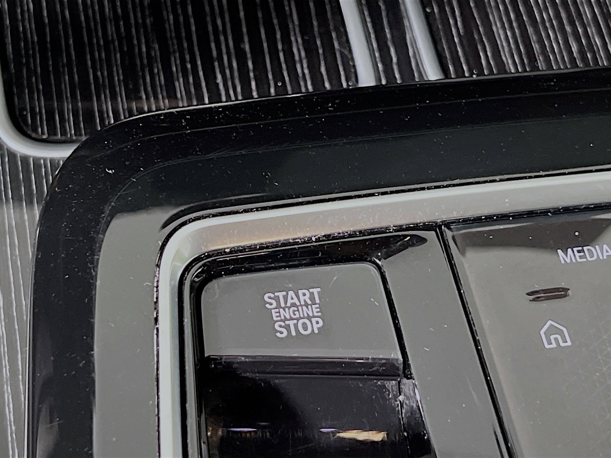 Used 2025 BMW 740i xDrive image 23