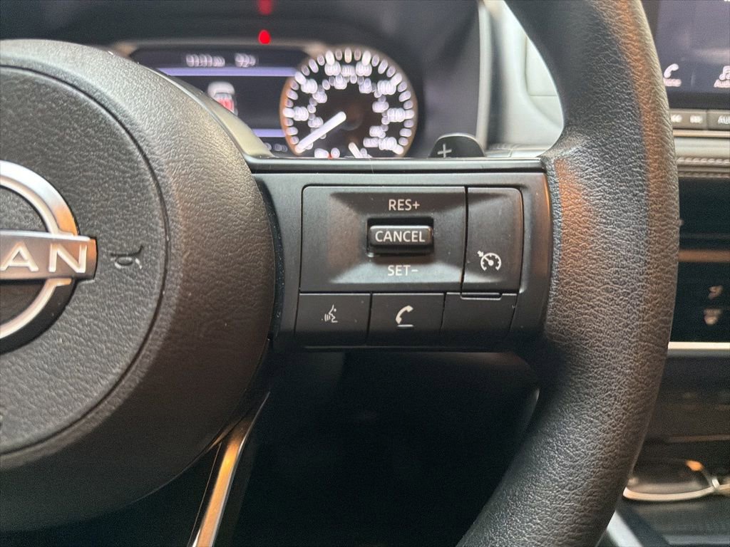 Used 2023 Nissan Rogue S FWD image 18