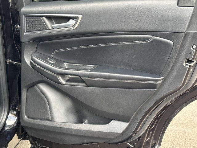 Used 2022 Ford Edge Titanium AWD/4WD image 18