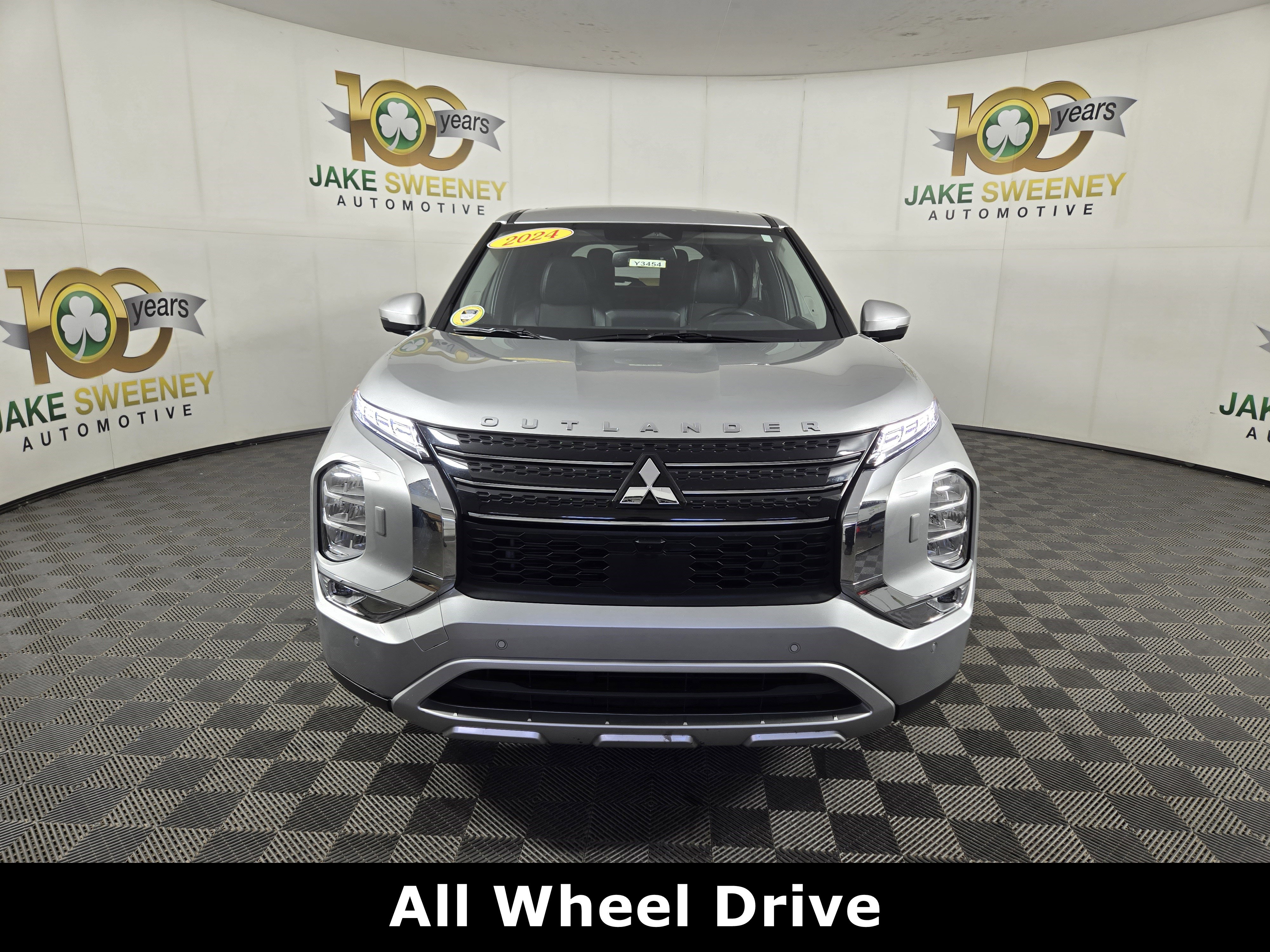 Used 2024 Mitsubishi Outlander SE AWD/4WD image 2
