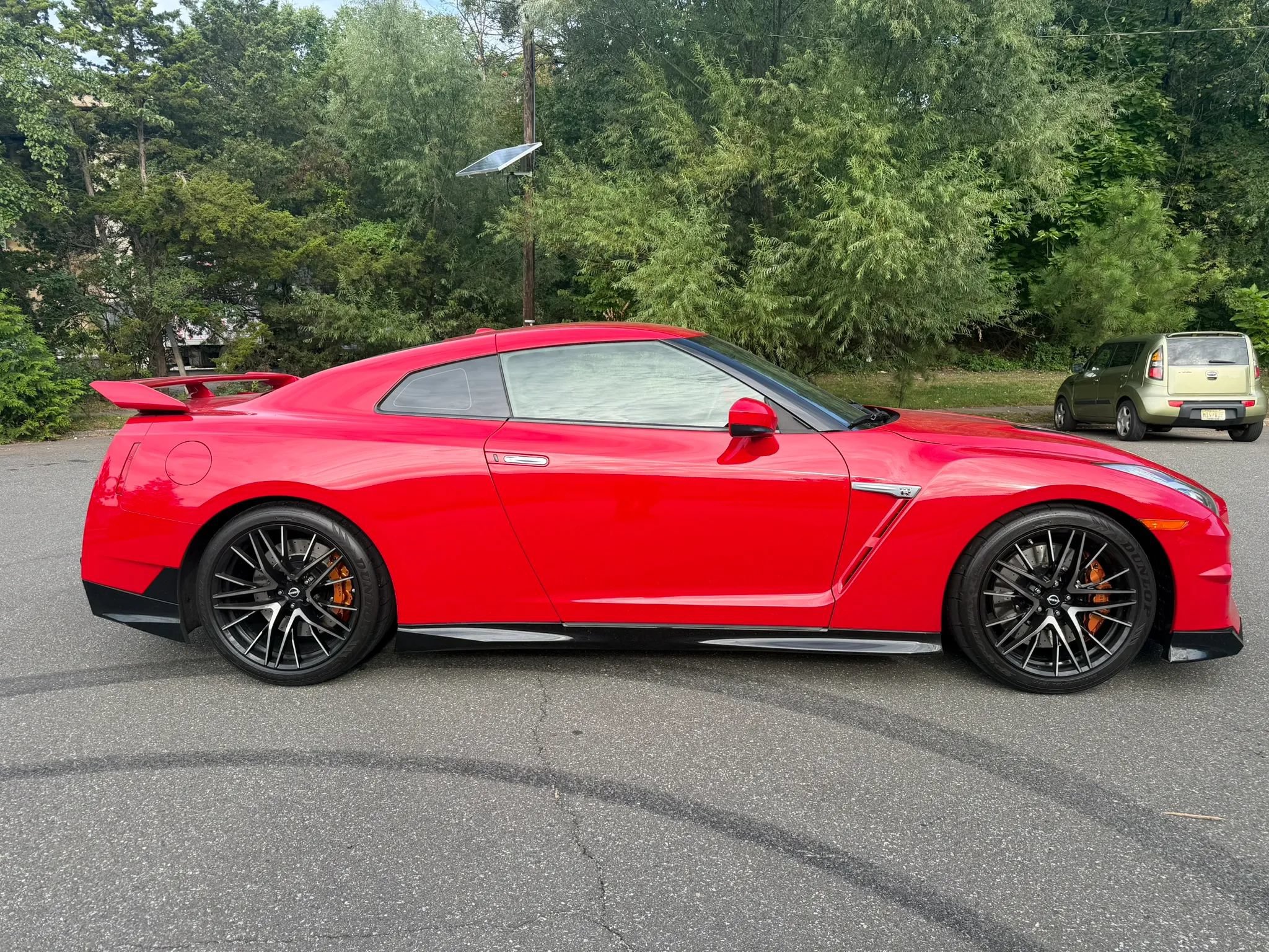 Used 2024 Nissan GT-R Premium w/ Premium Interior Package AWD/4WD image 6