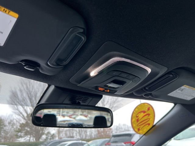 Used 2025 Toyota Corolla SE image 28