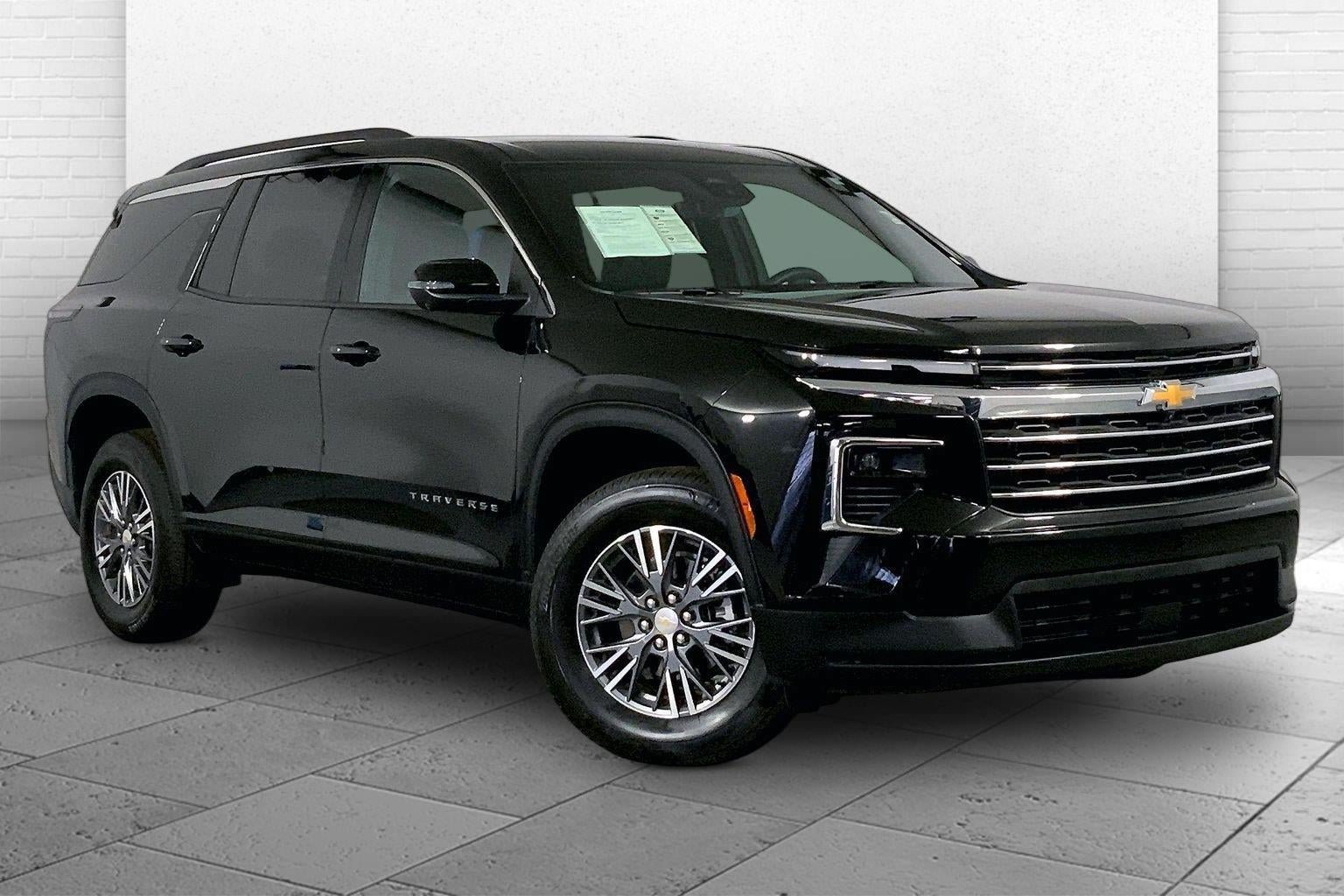 Used 2026 Chevrolet Traverse LT w/ Driver Confidence Package