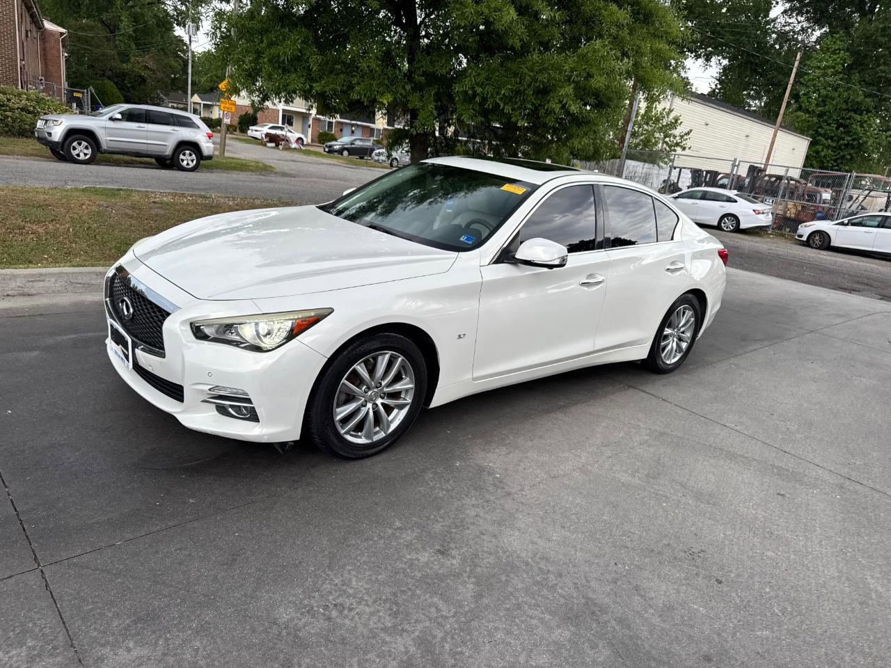 Used 2015 INFINITI Q50 Premium w/ Deluxe Touring Package AWD/4WD image 7