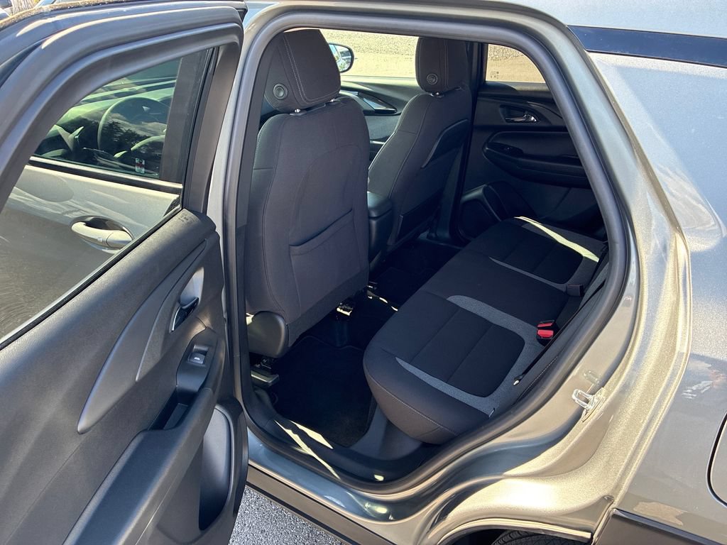 Used 2023 Chevrolet TrailBlazer LT w/ Convenience Package AWD/4WD image 40