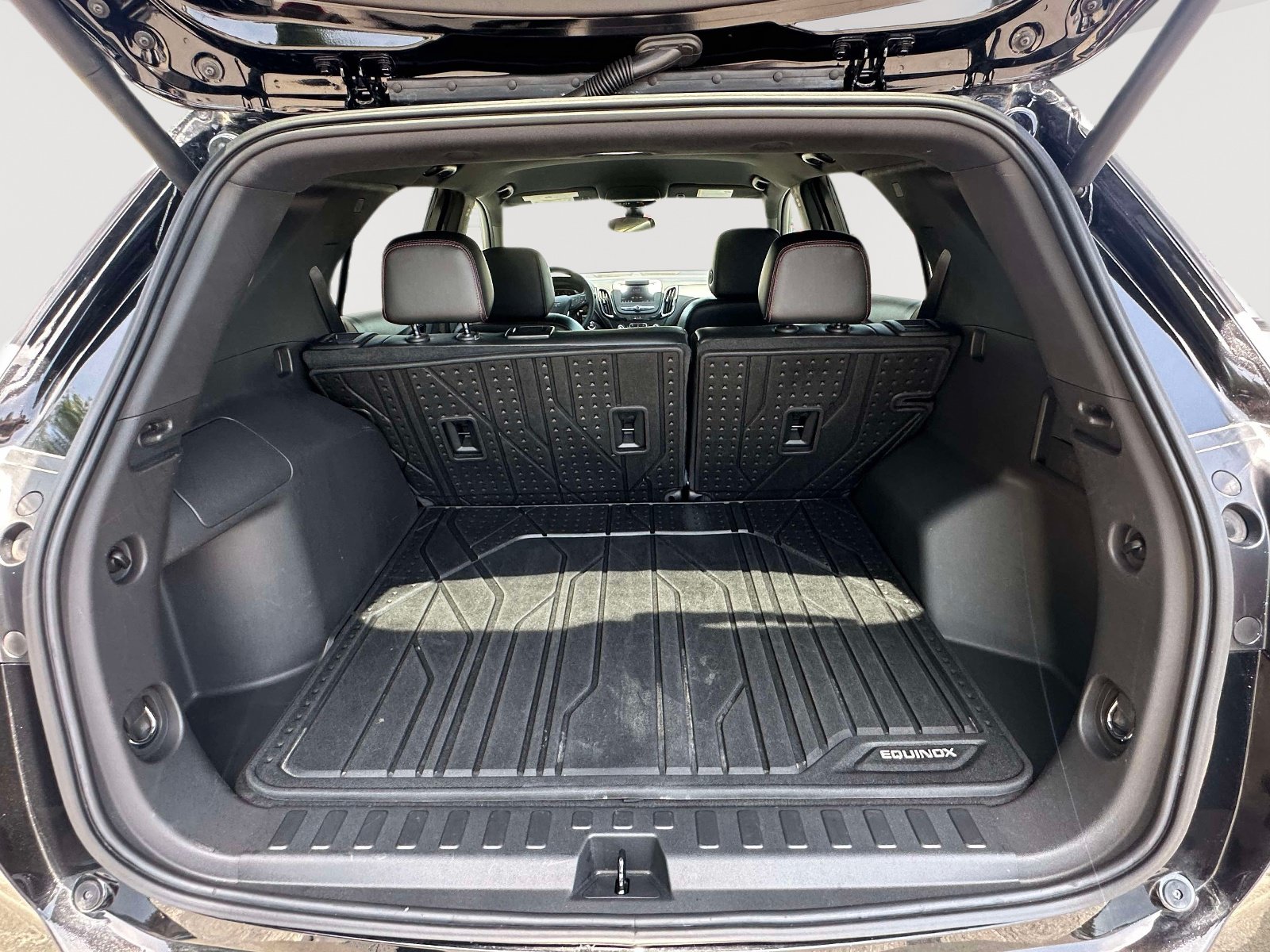 Used 2023 Chevrolet Equinox RS w/ LPO, Floor Liner Package FWD image 32