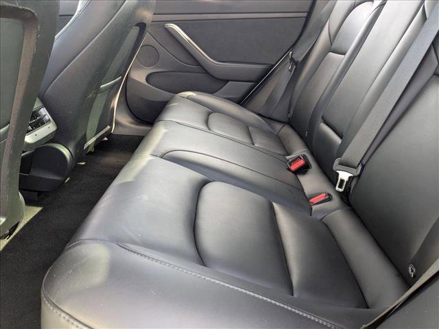 Used 2021 Tesla Model 3 Standard Range Plus image 18