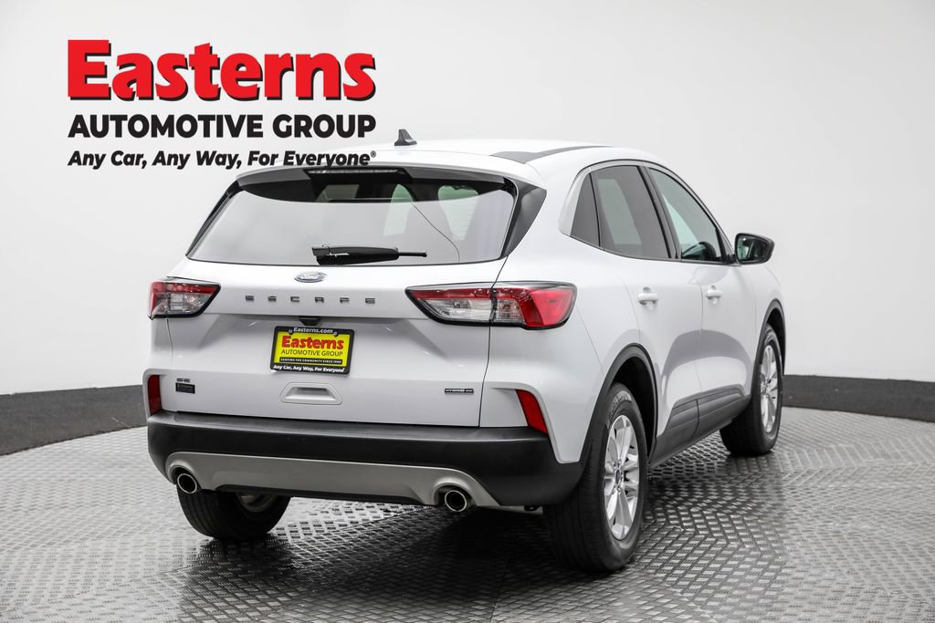 Used 2022 Ford Escape SE image 5