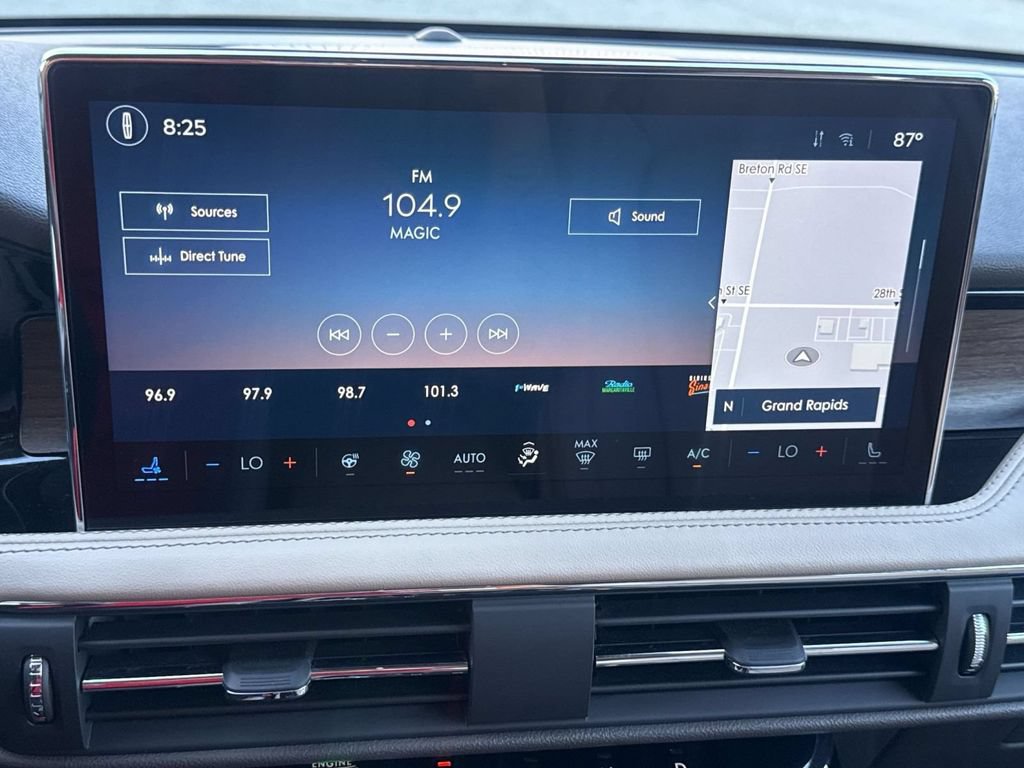 Certified 2023 Lincoln Corsair Reserve w/ Equipment Group 201A AWD/4WD image 23