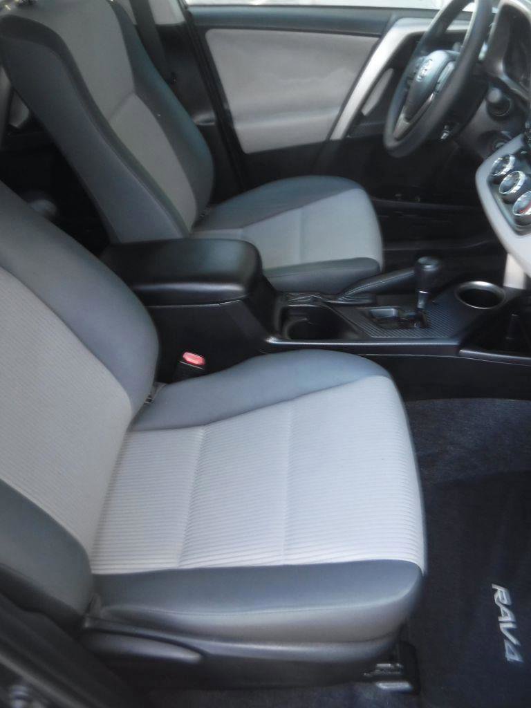 Used 2015 Toyota RAV4 LE FWD image 23