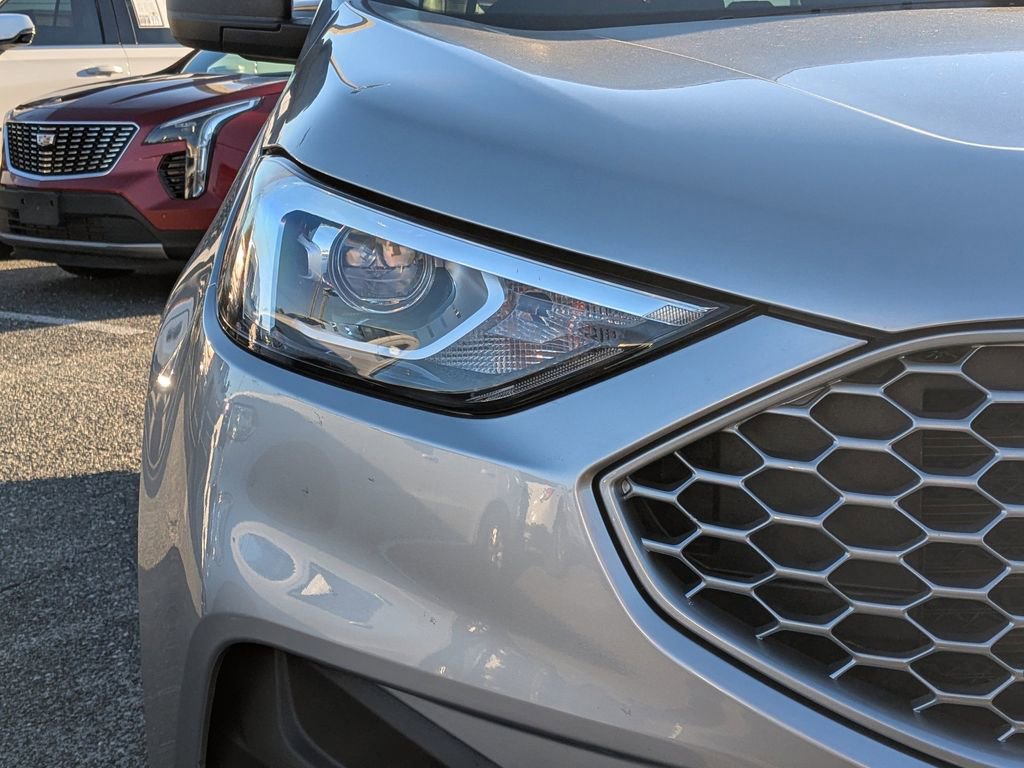 Used 2024 Ford Edge SE w/ Cargo Accessory Package image 8