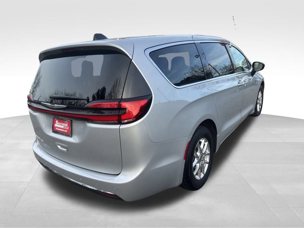 Used 2023 Ford Expedition XLT image 44