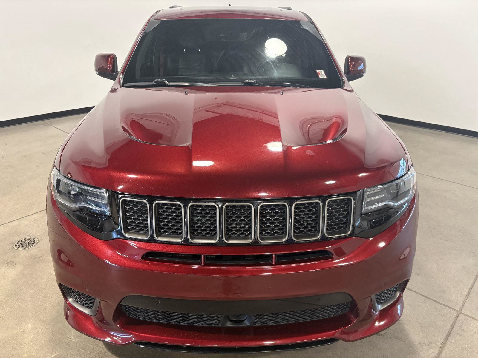 Used 2018 Jeep Grand Cherokee Trackhawk AWD/4WD image 4