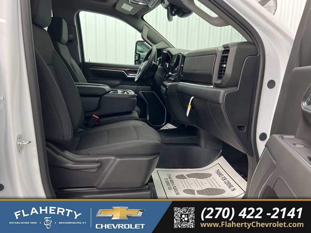 New 2026 Chevrolet Silverado 3500 LT image 15