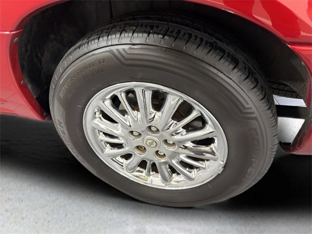 Used 2003 Chrysler Town & Country Limited image 35