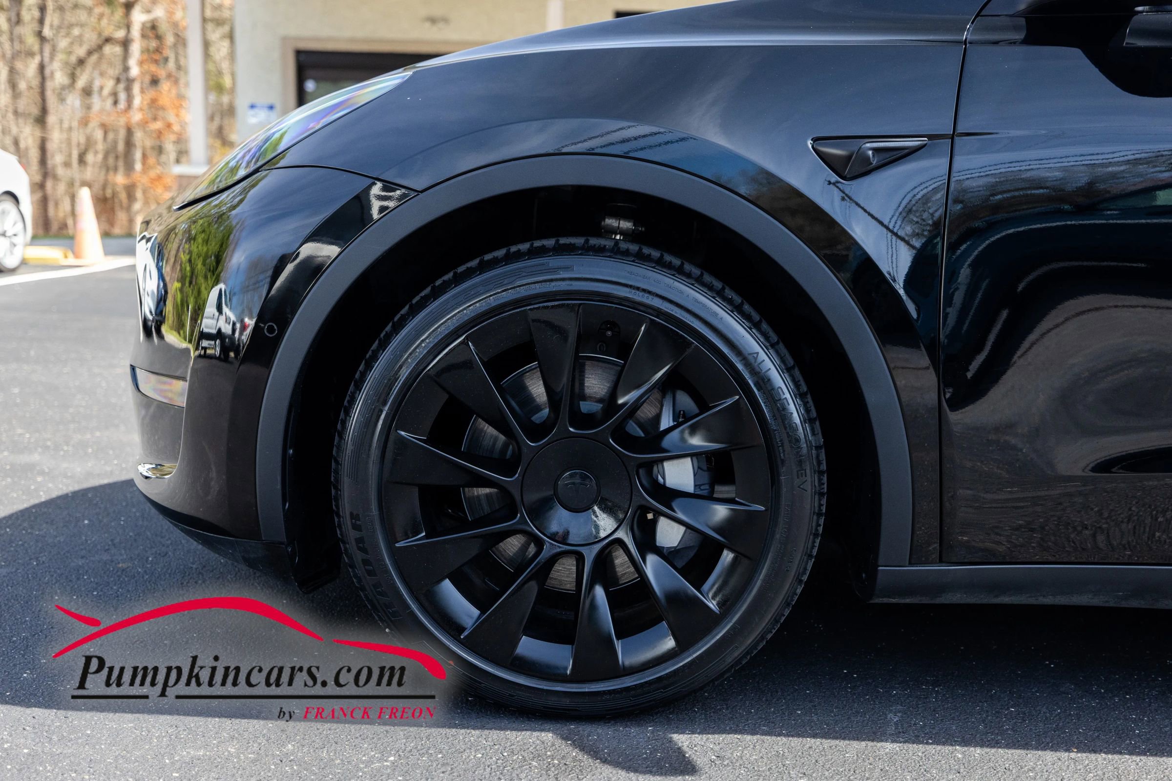 Used 2022 Tesla Model Y Long Range image 8