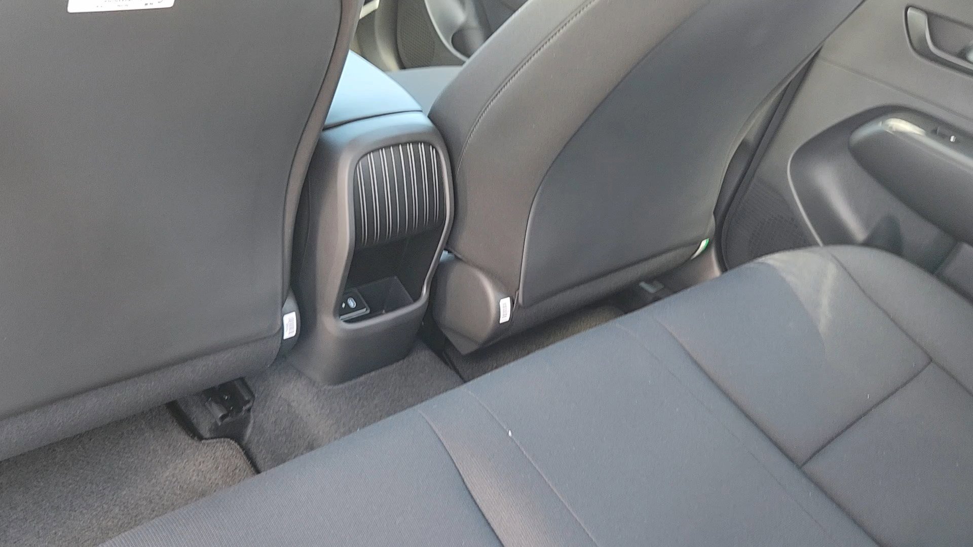 New 2026 Hyundai Kona SE image 17