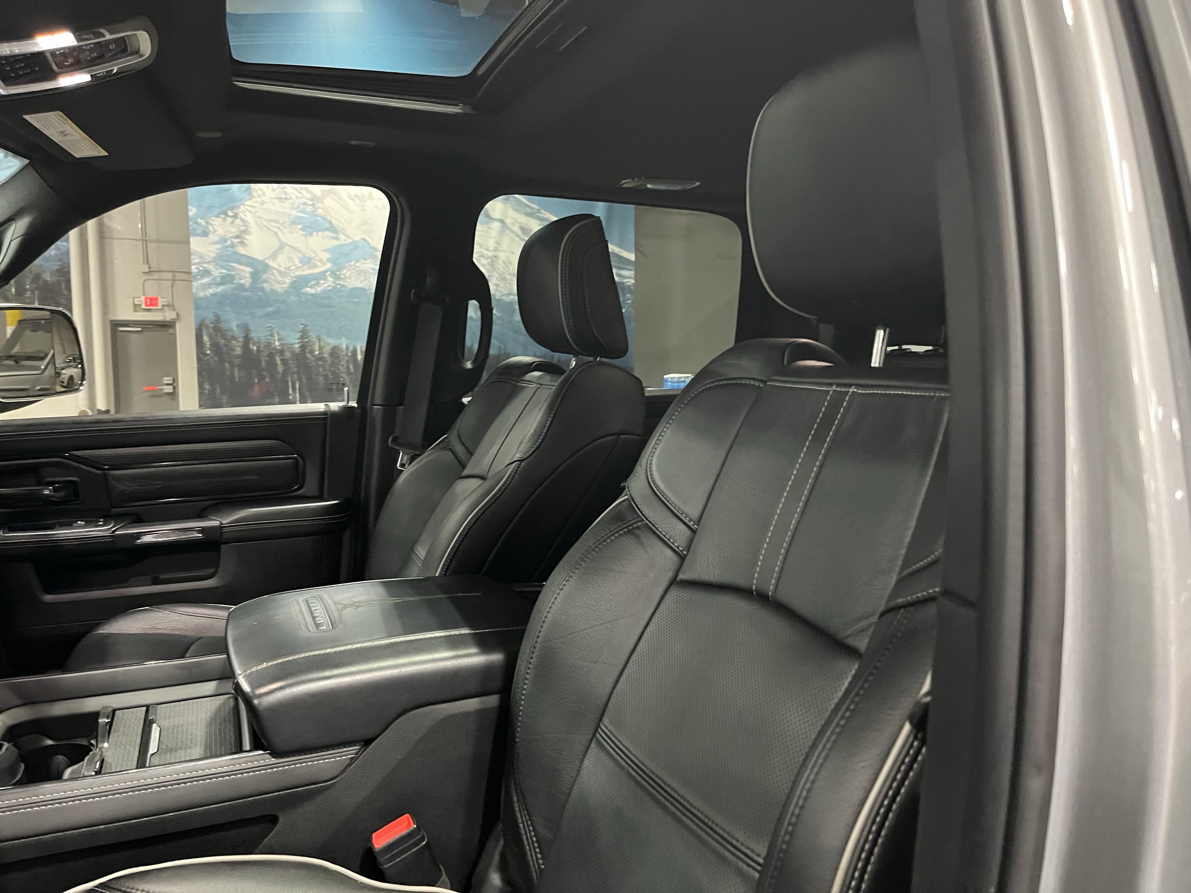 Used 2022 RAM 3500 Limited image 19