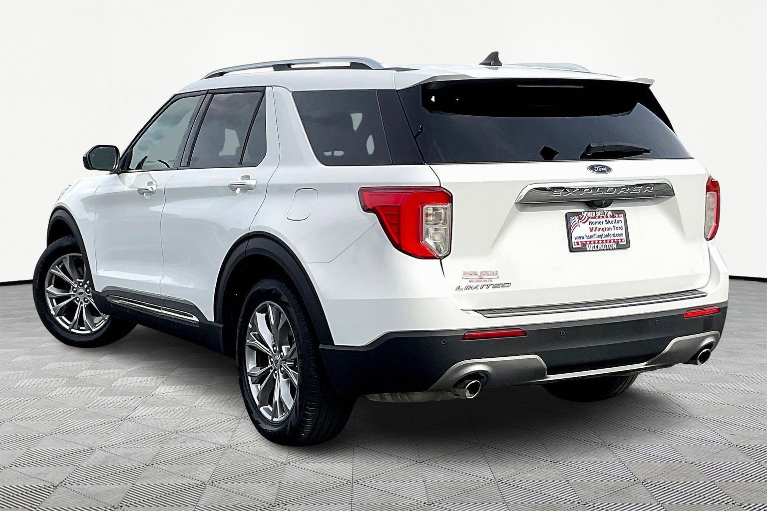 Used 2023 Ford Explorer Limited image 11