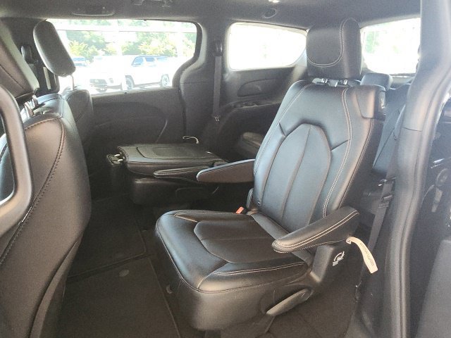 Used 2026 Chrysler Pacifica Select w/ S Appearance Package FWD image 31