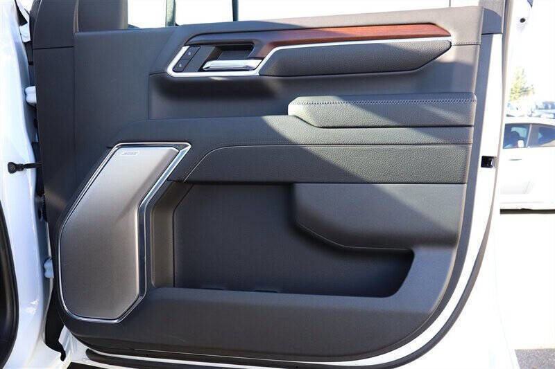 Used 2024 GMC Sierra 3500 Denali w/ Denali Reserve Package image 26