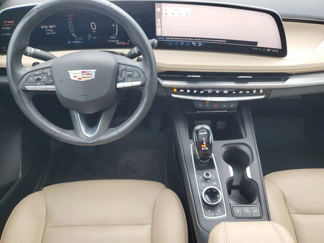 Used 2024 Cadillac XT4 Luxury w/ Cold Weather Package image 31