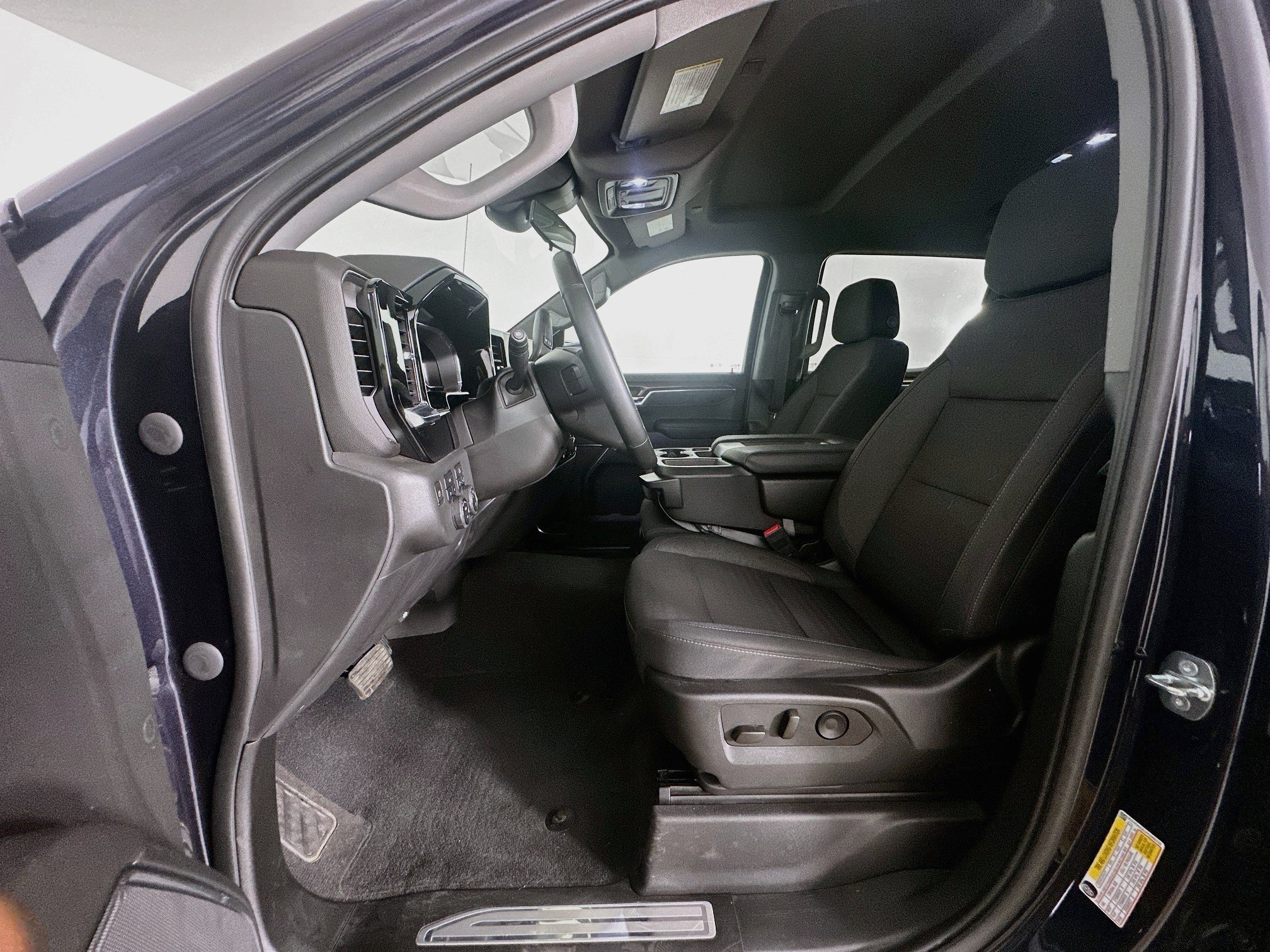 Used 2023 Chevrolet Silverado 1500 LT AWD/4WD image 13