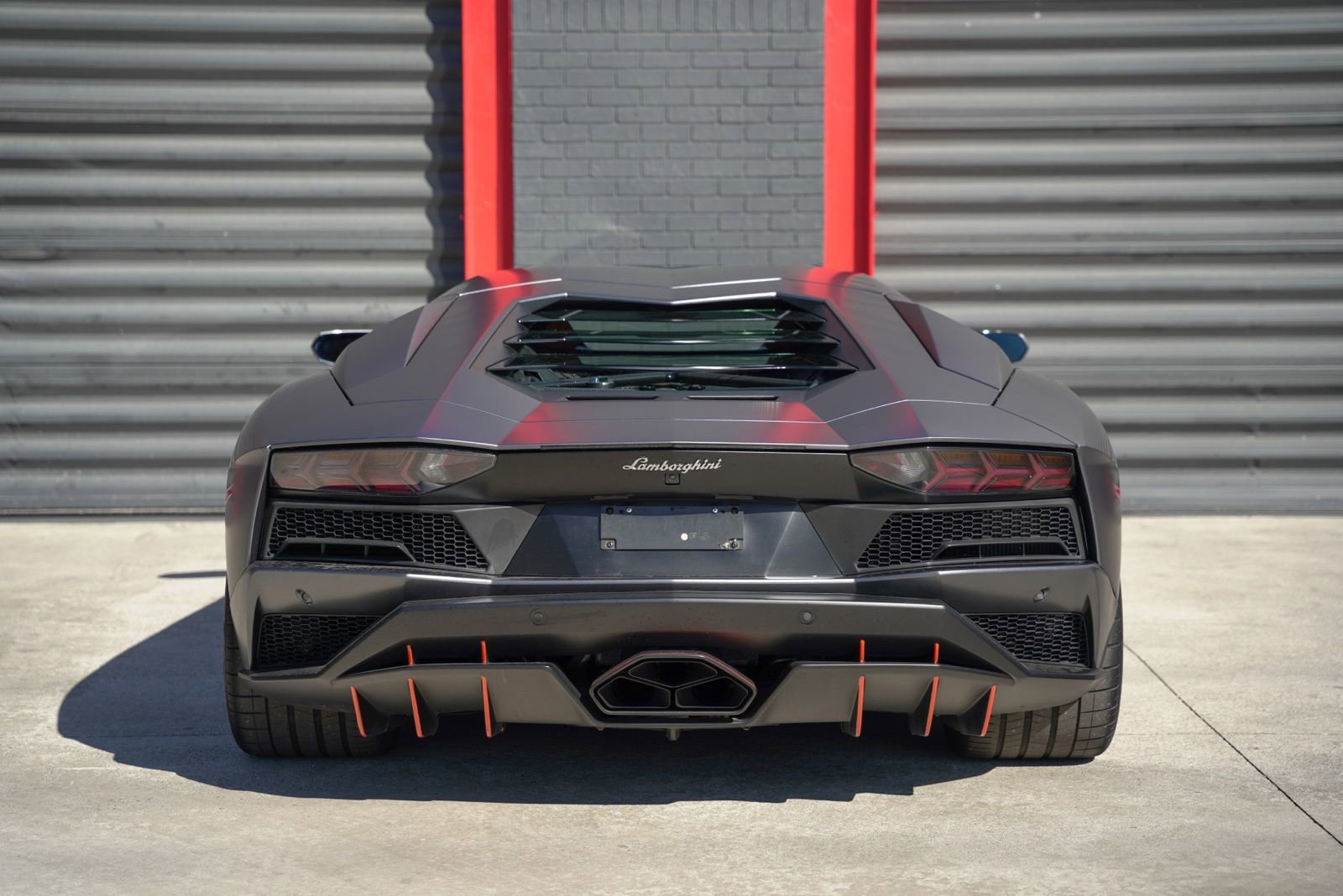 Used 2017 Lamborghini Aventador S image 11