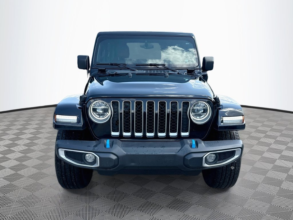 Used 2022 Jeep Wrangler Unlimited Sahara w/ Cold Weather Group AWD/4WD image 2