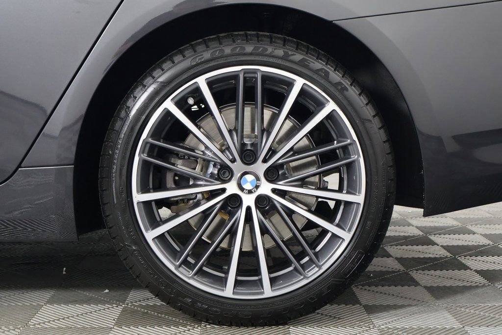 Used 2023 BMW 540i 540i w/ Premium Package image 16