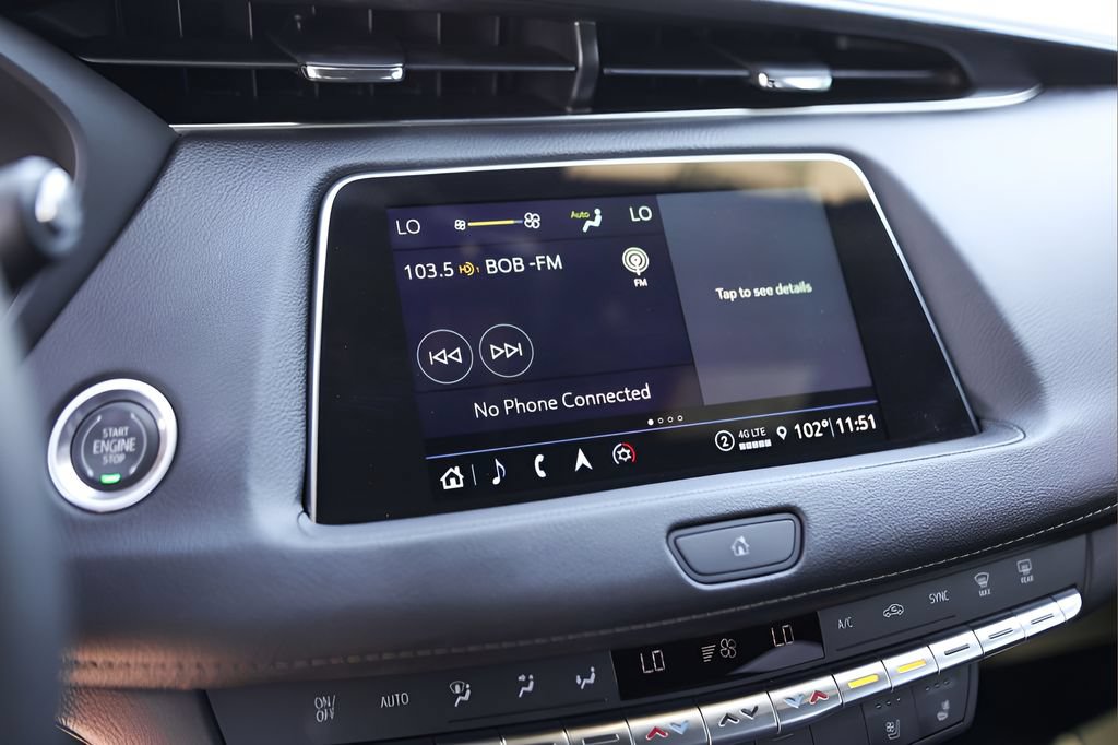 Certified 2022 Cadillac XT4 Premium Luxury w/ Enhanced Visibility Package AWD/4WD image 16