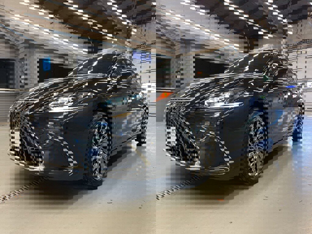 Used 2024 Lexus ES 350 Ultra Luxury w/ Accessory Package (Z2) image 3