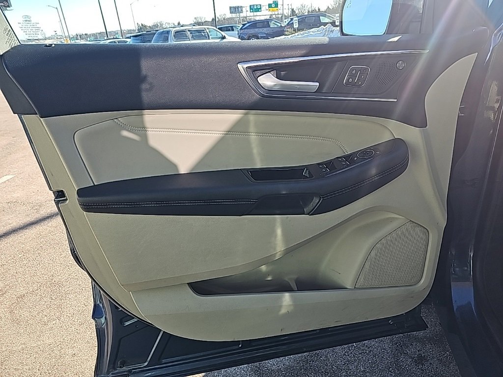 Used 2019 Ford Edge Titanium w/ Equipment Group 301A image 10